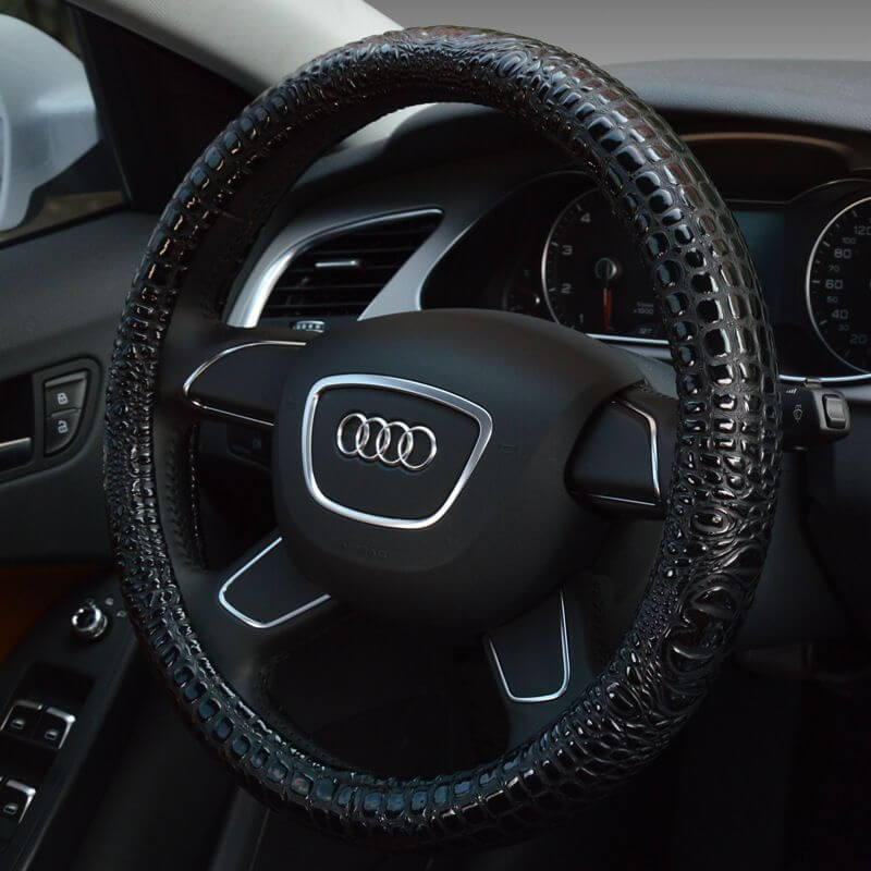 Bọc vô lăng Audi vân da cá sấu