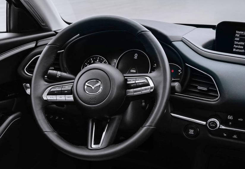 Bọc vô lăng Mazda CX-30 giúp nâng cao trải nghiệm lái xe như thế nào?