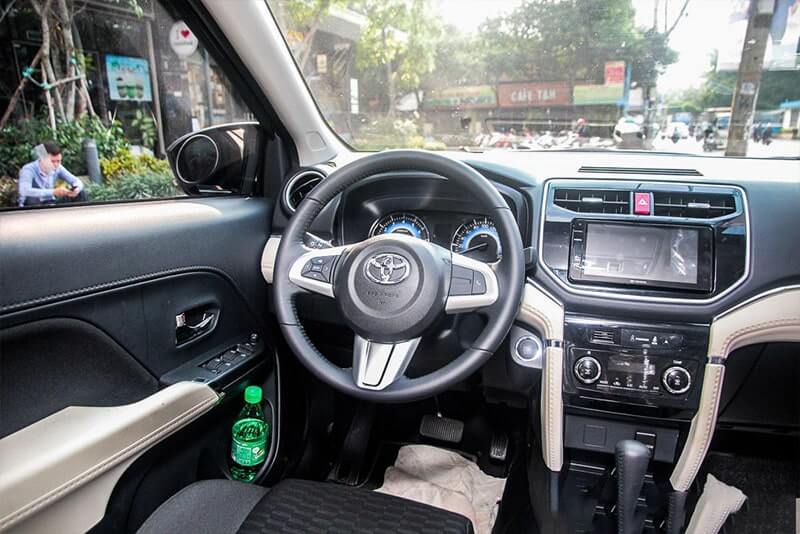 Nên hay không nên bọc vô lăng cho xe ô tô Toyota Rush